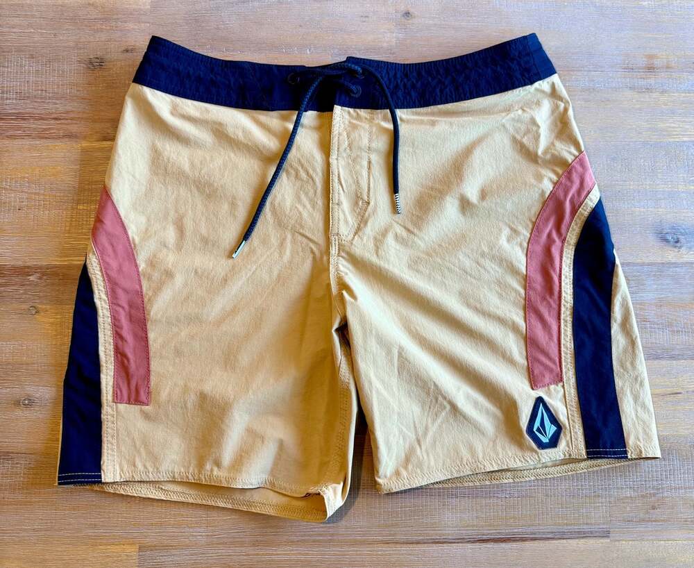 Volcom Arched Liberator Boardshorts Size 30 Tan Multi Swim Trunks